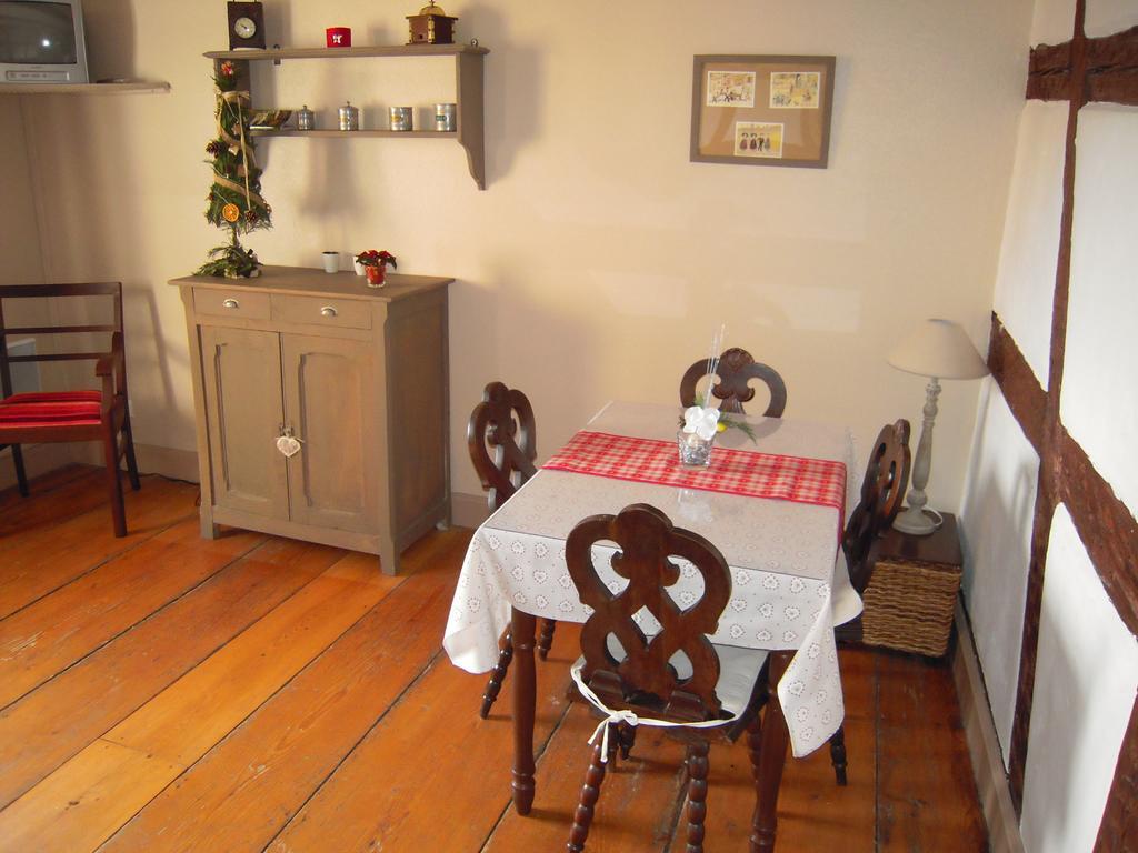 La Maison Vigneronne Riquewihr Habitación foto